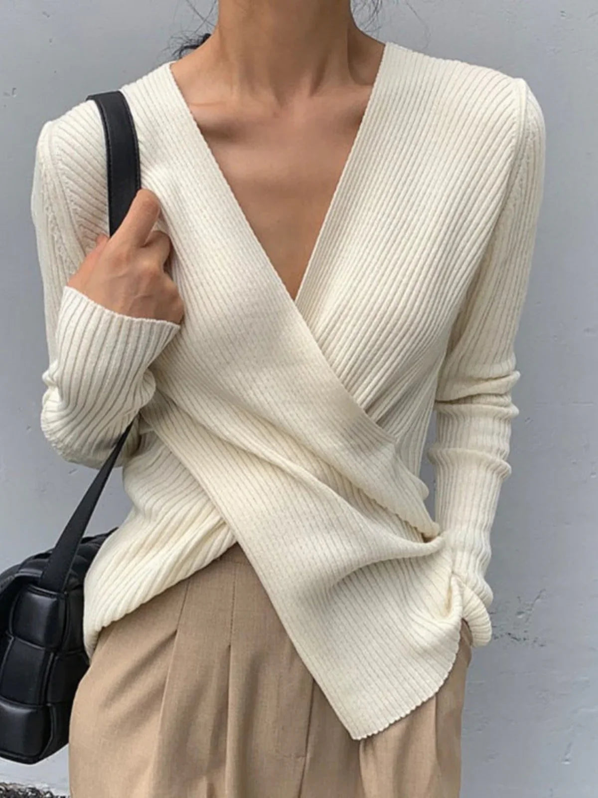 V-neck Cotton Cross Knitted Sweater - LA FEMME WANDERER