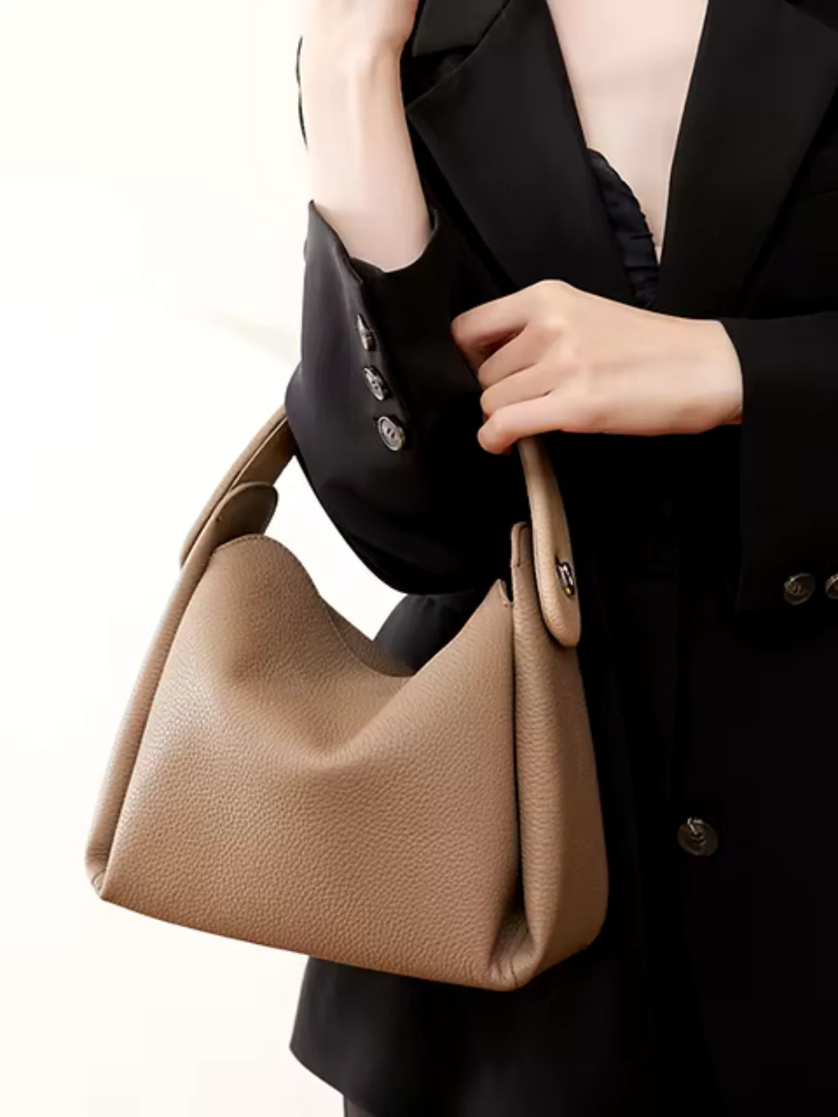 7 Days 7 Looks - Monday - LA FEMME WANDERER