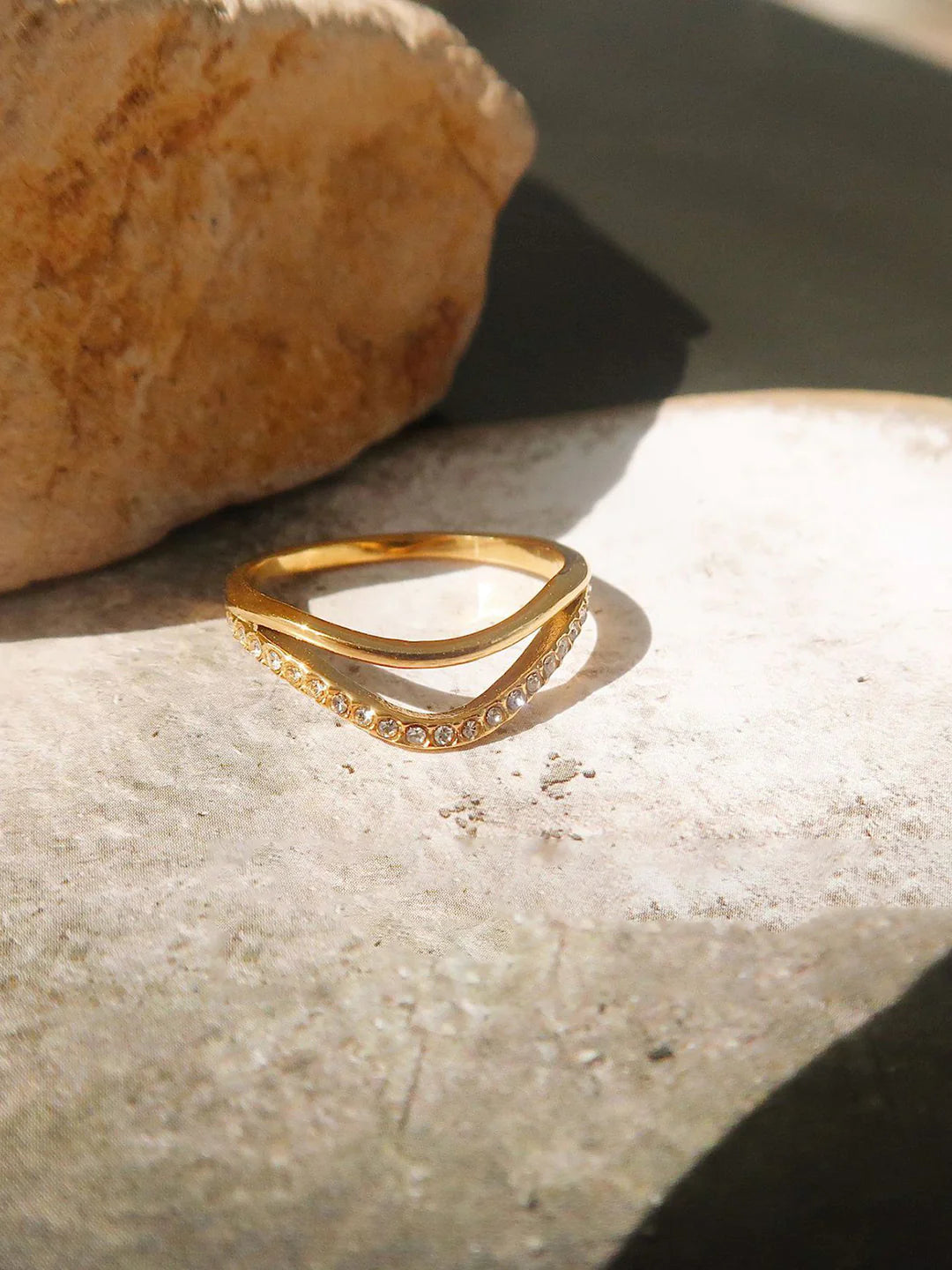 Diamond Drift Gold Ring - LA FEMME WANDERER