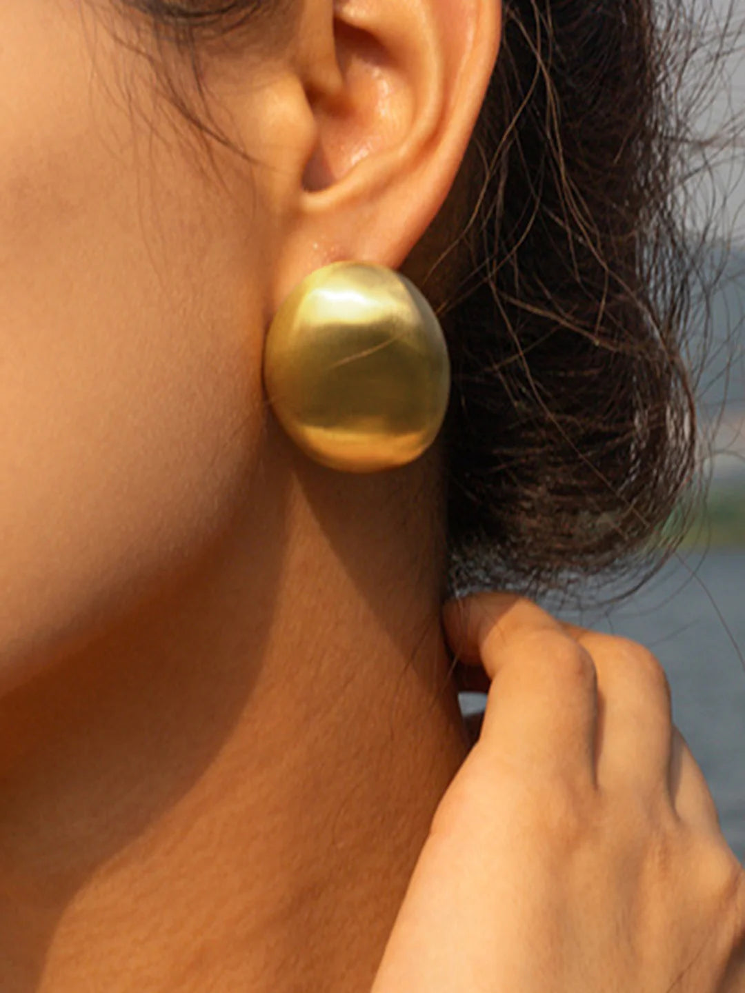 Always Elegant Brushed Ball Earrings - LA FEMME WANDERER