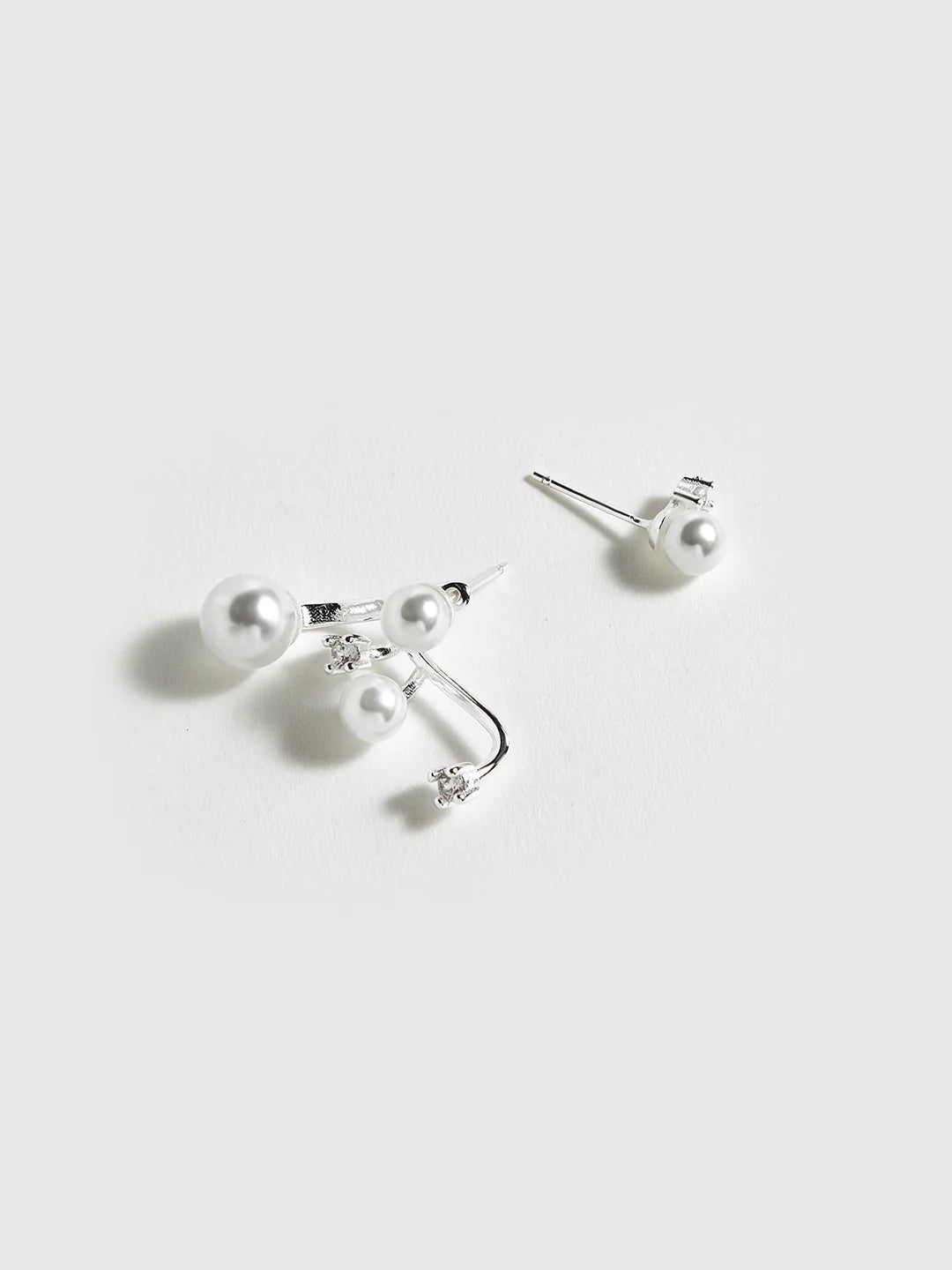Modern Pearl Rhinestone Drop Earrings - LA FEMME WANDERER
