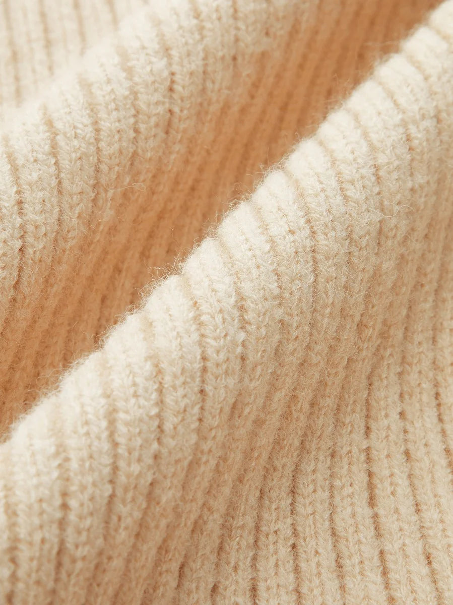 Turtleneck Sleeveless Top Fashion Casual - LA FEMME WANDERER