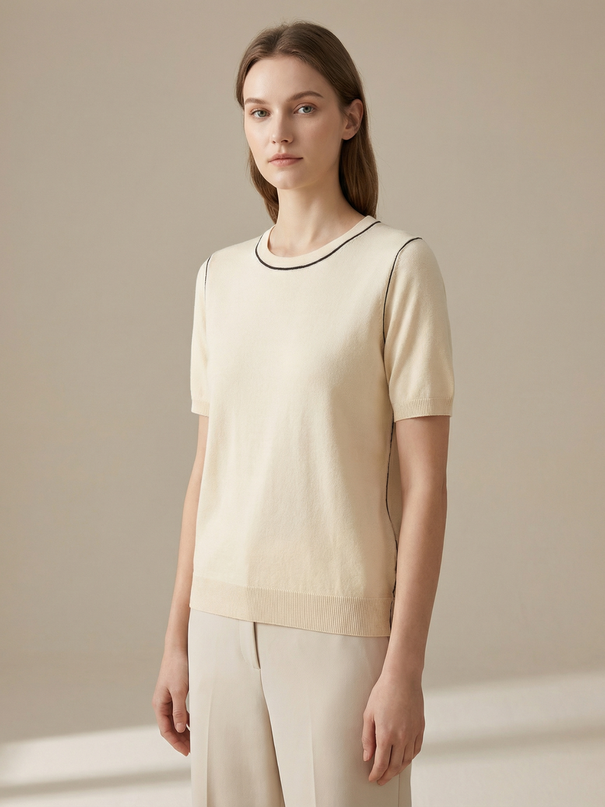 Contrasting Piping O Neck Knit Tee