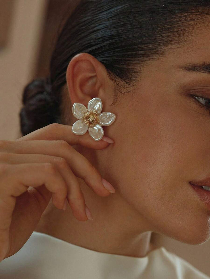 Pearl Shell Bloom Stud Earrings