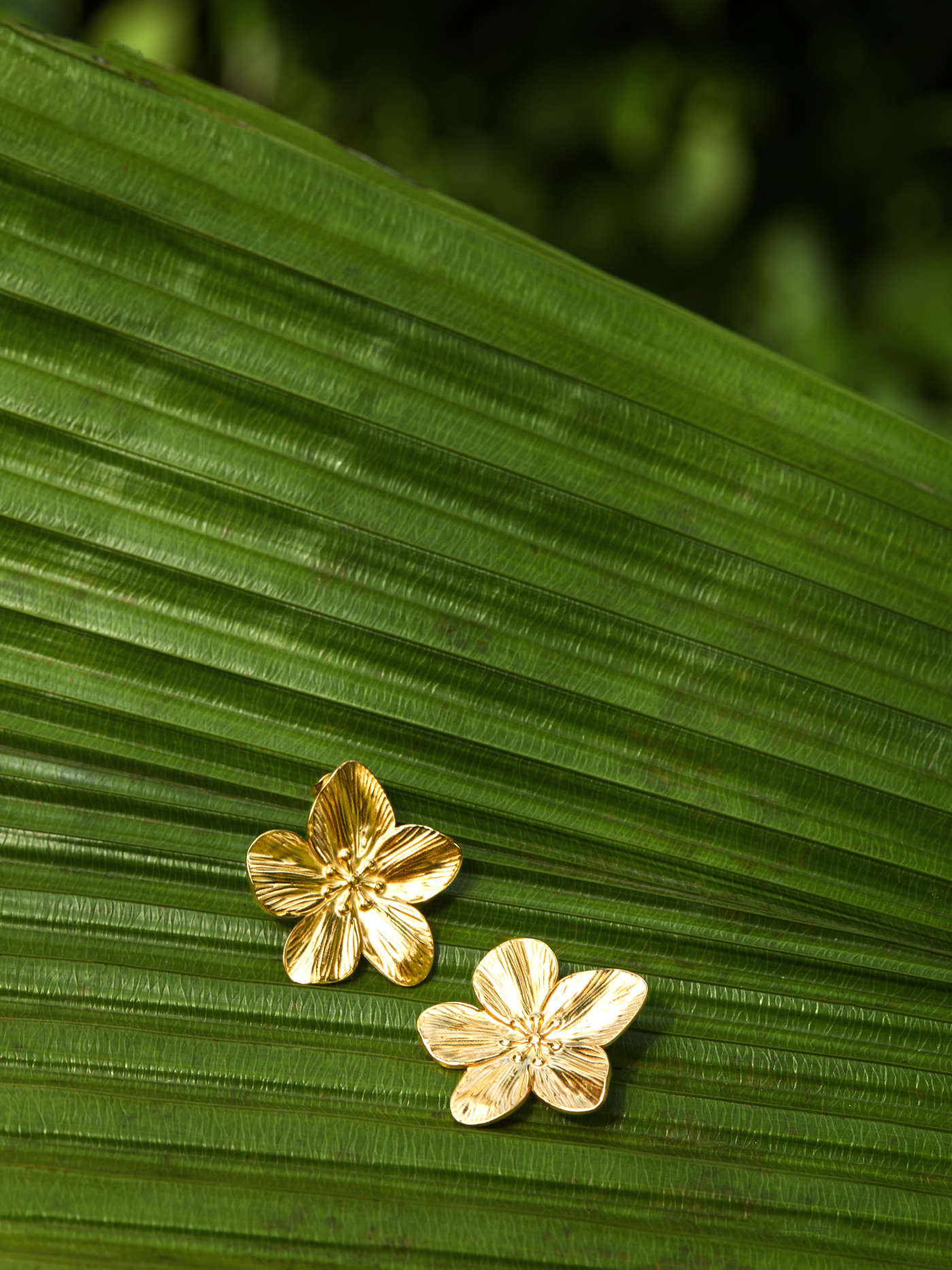 Floral Pattern Stud Earrings - LA FEMME WANDERER