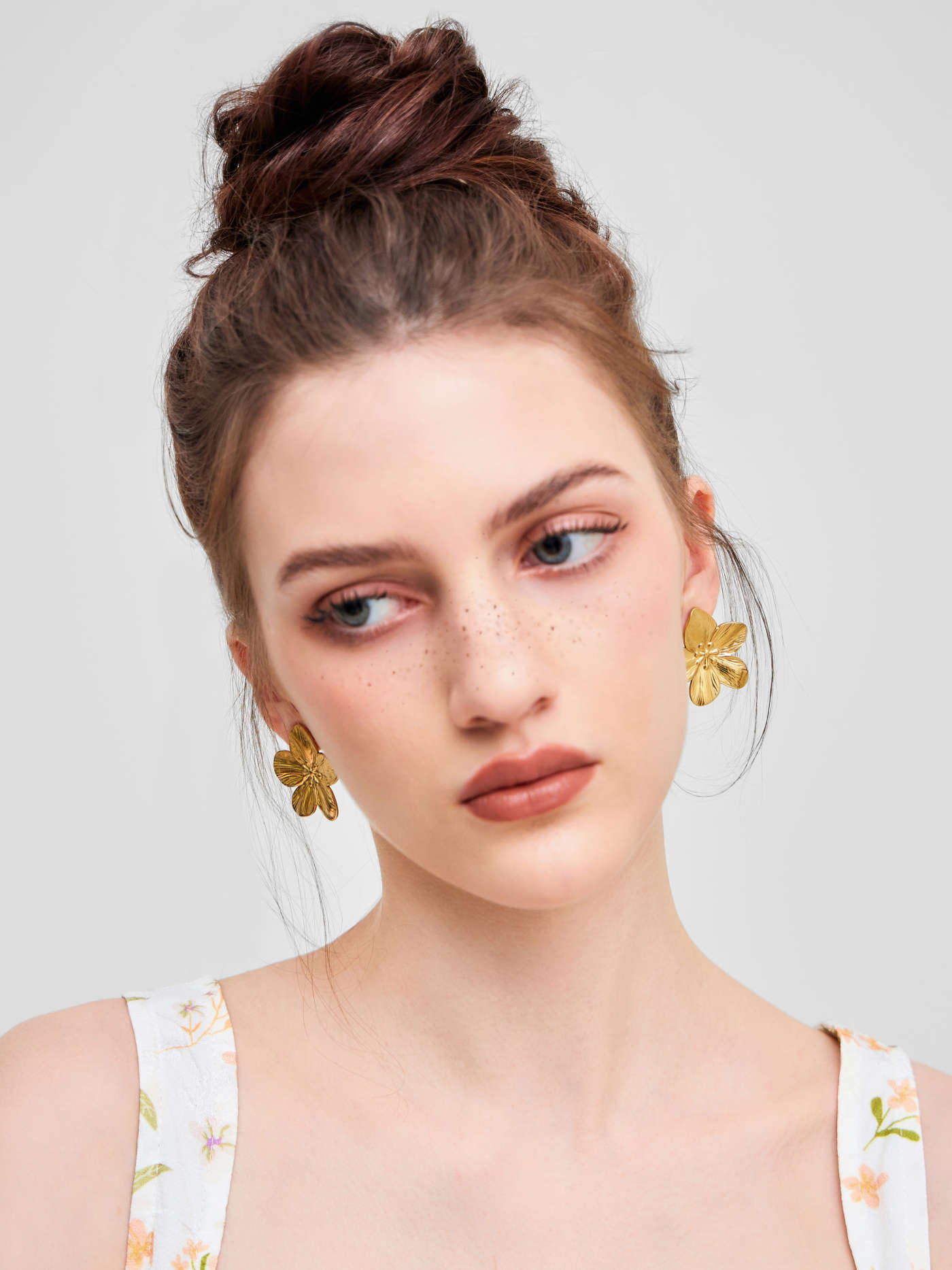 Floral Pattern Stud Earrings - LA FEMME WANDERER