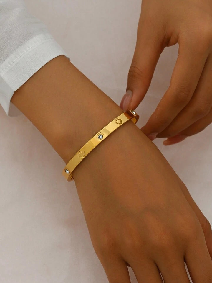 Heart-shaped Buckle Stainless Steel Bracelet