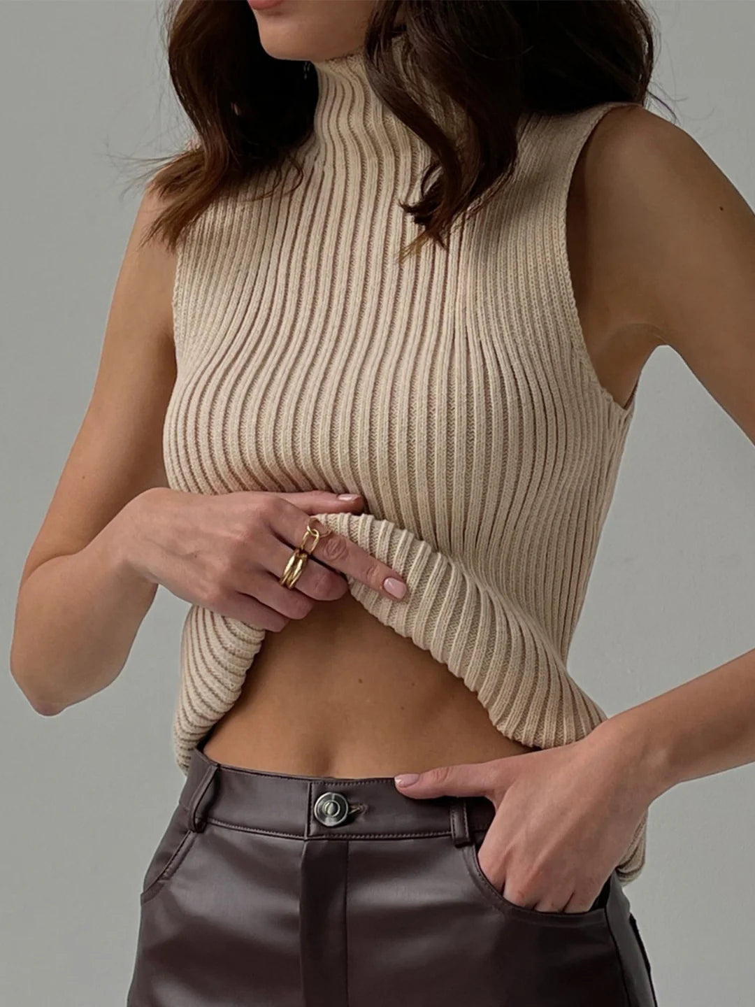 Turtleneck Sleeveless Top Fashion Casual - LA FEMME WANDERER